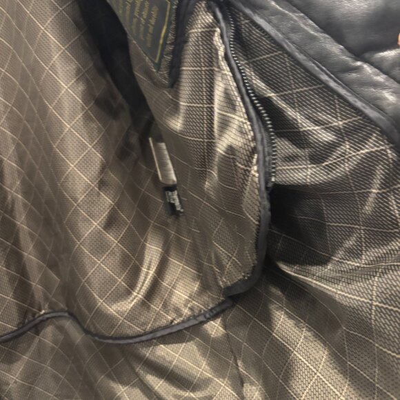 Danier Canada Classic Black Leather Car Coat – Size Medium or Large - Picture 2 of 5